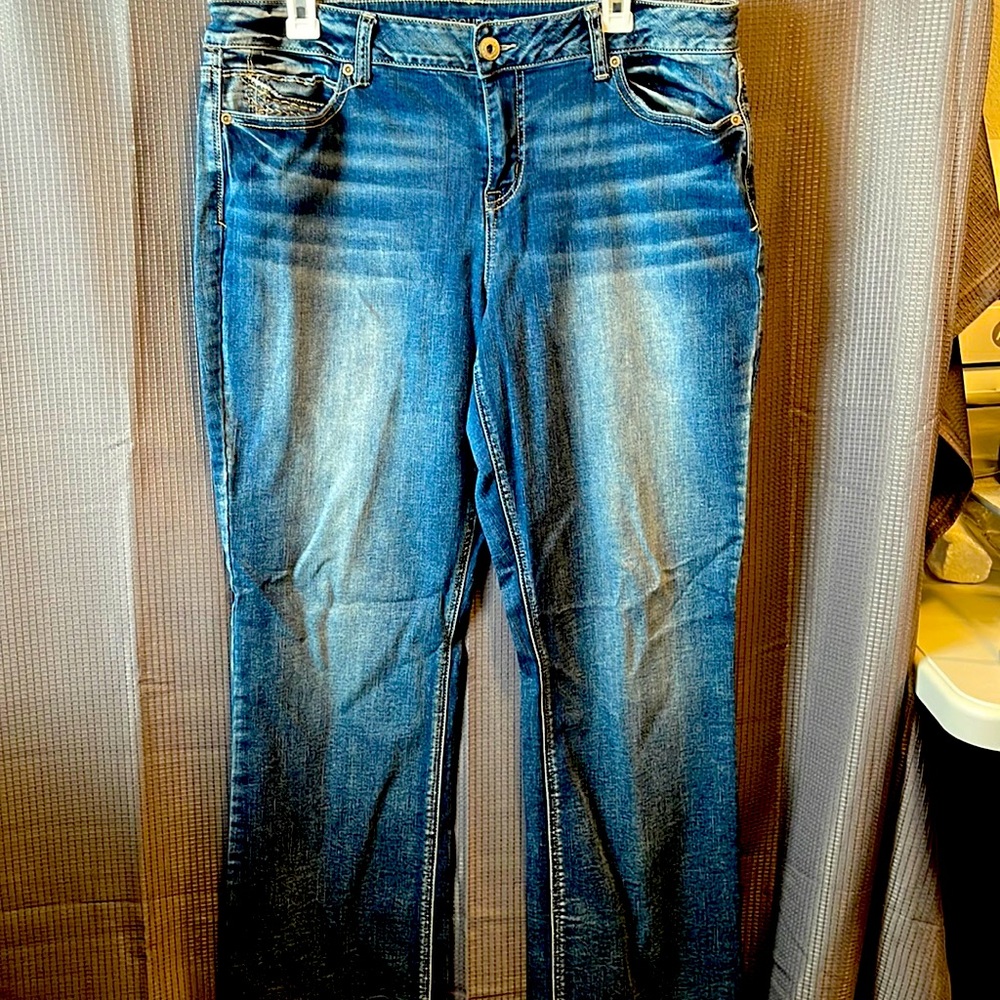 Maurices jeans
